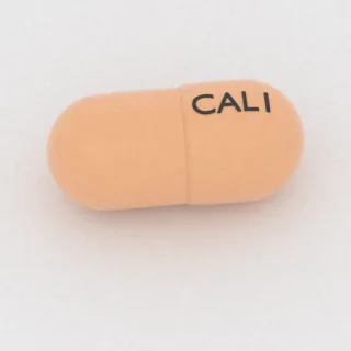 Kalsitriol 0.25 ug kapsül: turuncu, 10 mm, üzerinde CAL1 baskısı var.