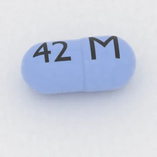 Klindamycyna 300 mg, kapsułka: niebieska, 21 mm, z oznaczeniem M po jednej stronie i 42 po drugiej.