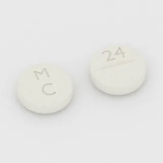 Kandesartan 4 mg tablet: beyaz, yuvarlak, 6 mm, çentikli, üzerinde M C 24 baskısı var.