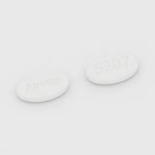 Asiklovir 800 mg tablet: beyaz, oval, 19 mm, bir yüzünde Apotex, diğer yüzünde 5307 baskısı var.