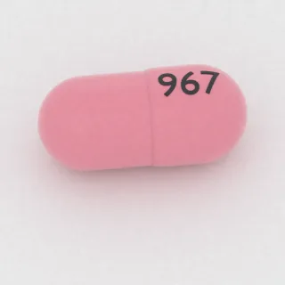 Kalsitriol 0.25 ug kapsül: pembe, 11 mm, üzerinde 967 baskısı var.