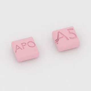 Ambrisentan 5 mg Tablette: rosa, quadratisch, 6 mm, Prägung APO auf der einen Seite und A5 auf der anderen.