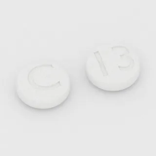 Cetirizin 5 mg Tablette: weiß, rund, 6 mm, Prägung C auf der einen Seite und 13 auf der anderen.