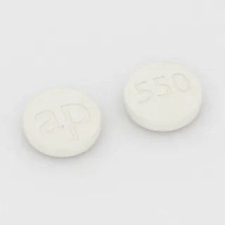 Albendazol 200 mg Tablette: weiß, rund, 12 mm, Prägung ap auf der einen Seite und 550 auf der anderen.