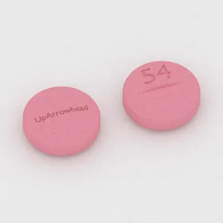 Amiodaron 200 mg Tablette: rosa, rund, 9 mm, mit Bruchkerbe, Prägung UpArrowhead auf der einen Seite und 54 auf der anderen.