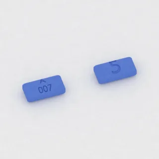 Aripiprazol 5 mg tablet: mavi, dikdörtgen, 8 mm, üzerinde A 007 5 baskısı var.