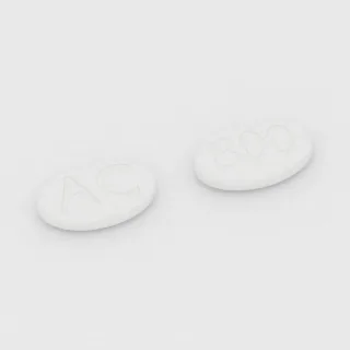 Asiklovir 800 mg tablet: beyaz, oval, 19 mm, bir yüzünde AC, diğer yüzünde 800 baskısı var.