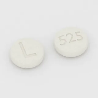 Clonazepam 0.5 mg Tablette: weiß, rund, 6 mm, Prägung L auf der einen Seite und 525 auf der anderen.