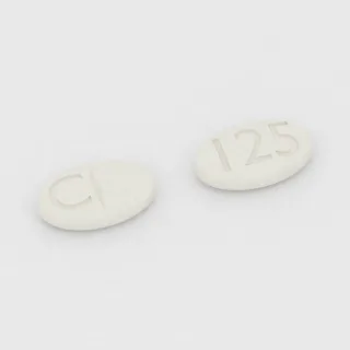 Captopril 12.5 mg Tablette: weiß, oval, 8 mm, mit Bruchkerbe, Prägung C auf der einen Seite und 125 auf der anderen.