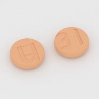 Amphetamine and dextroamphetamine 7.5 mg / 7.5 mg / 7.5 mg / 7.5 mg tablet: orange, round, 10 mm, imprinted u on one side and 31 on the other.
