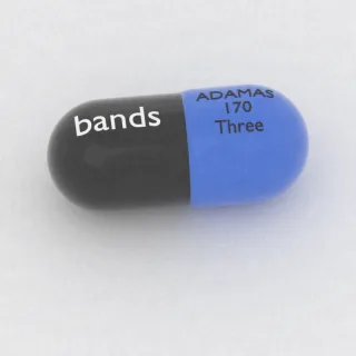 अमैंटाडिन 137 mg कैप्सूल: नीला और काला, 22 mm, इम्प्रिंट ADAMAS 170 Three black bands।
