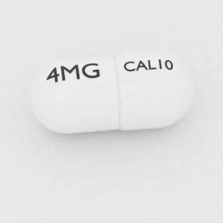 Budesonida, cápsula de 4 mg: blanca, 19 mm, con la inscripción CAL10 en una cara y 4MG en la otra.