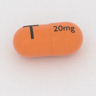 Amphetamine and dextroamphetamine 5 mg / 5 mg / 5 mg / 5 mg capsule: orange, 18 mm, imprinted 20mg on one side and T on the other.