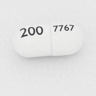 Selekoksib 200 mg kapsül: beyaz, 18 mm, bir yüzünde 7767, diğer yüzünde 200 baskısı var.