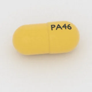 Benzonatat 100 mg Kapsel: gelb, 9 mm, Prägung PA46.