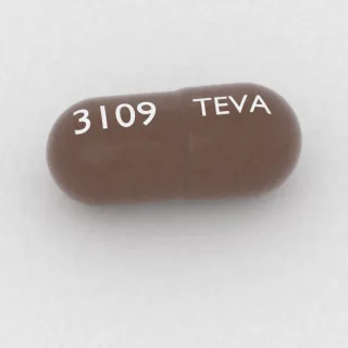Kapsul Amoksisilin 500 mg: cokelat, 22 mm, dengan kode cetak TEVA di satu sisi dan 3109 di sisi lainnya.
