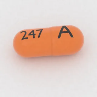 Acétazolamide 500 mg en gélule : orange, 24 mm, inscription A sur une face et 247 sur l'autre.
