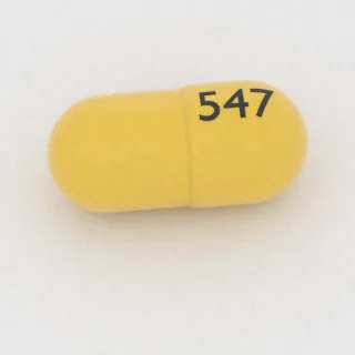 Kalsitriol 0.25 ug kapsül: sarı, 16 mm, üzerinde 547 baskısı var.