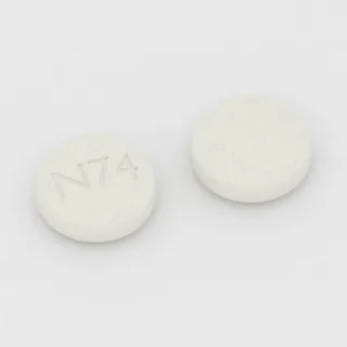 Parasetamol 325 mg tablet: beyaz, yuvarlak, 10 mm, üzerinde N74 baskısı var.