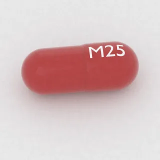 Kwas acetylosalicylowy + dipirydamol 25 mg / 200 mg, kapsułka: czerwona, 24 mm, z oznaczeniem M25.