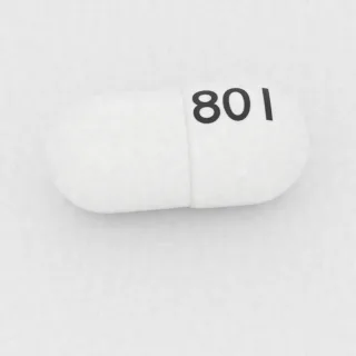 كبسولة سيفالكسين 250 mg: أبيض، 18 مم، النقش 801.