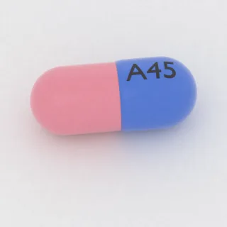 Kapsul Amoksisilin 500 mg: biru dan merah muda, 23 mm, dengan kode cetak A45.