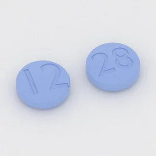 Amitriptilin 75 mg tablet: mavi, yuvarlak, 11 mm, bir yüzünde 12, diğer yüzünde 28 baskısı var.
